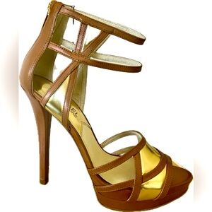 Michael Kors Jaida Back Zip Cut Out Platform Heel Luggage/Gold Dress Shoe